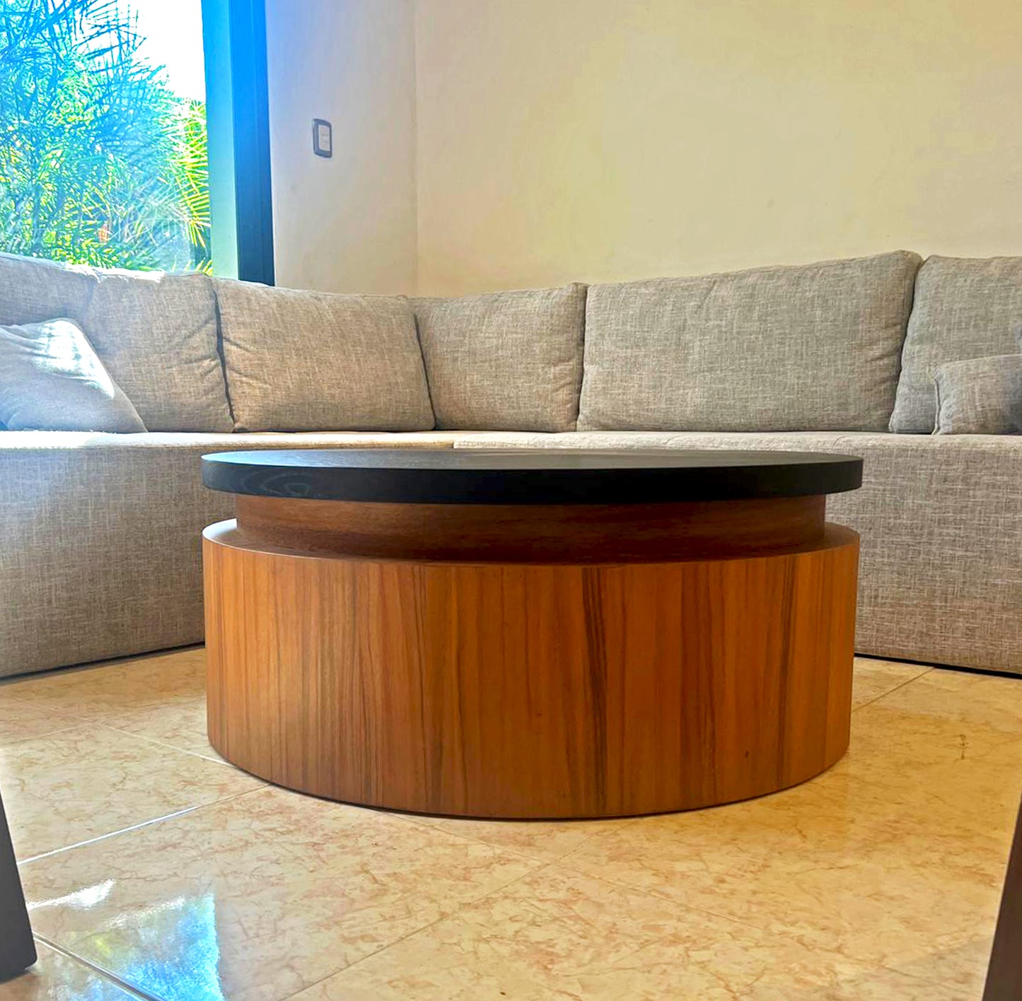 Mesa central Romina
