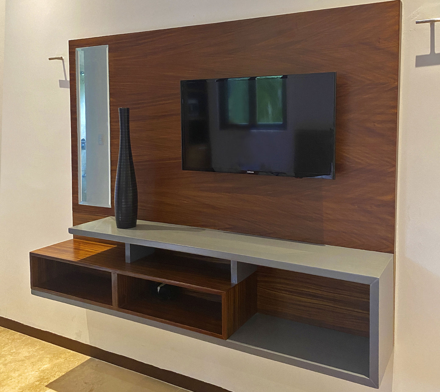 Mueble de T.V. Mercedez